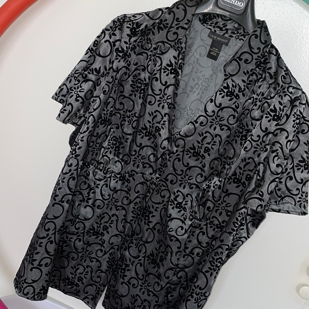 Short sleeve, collar top